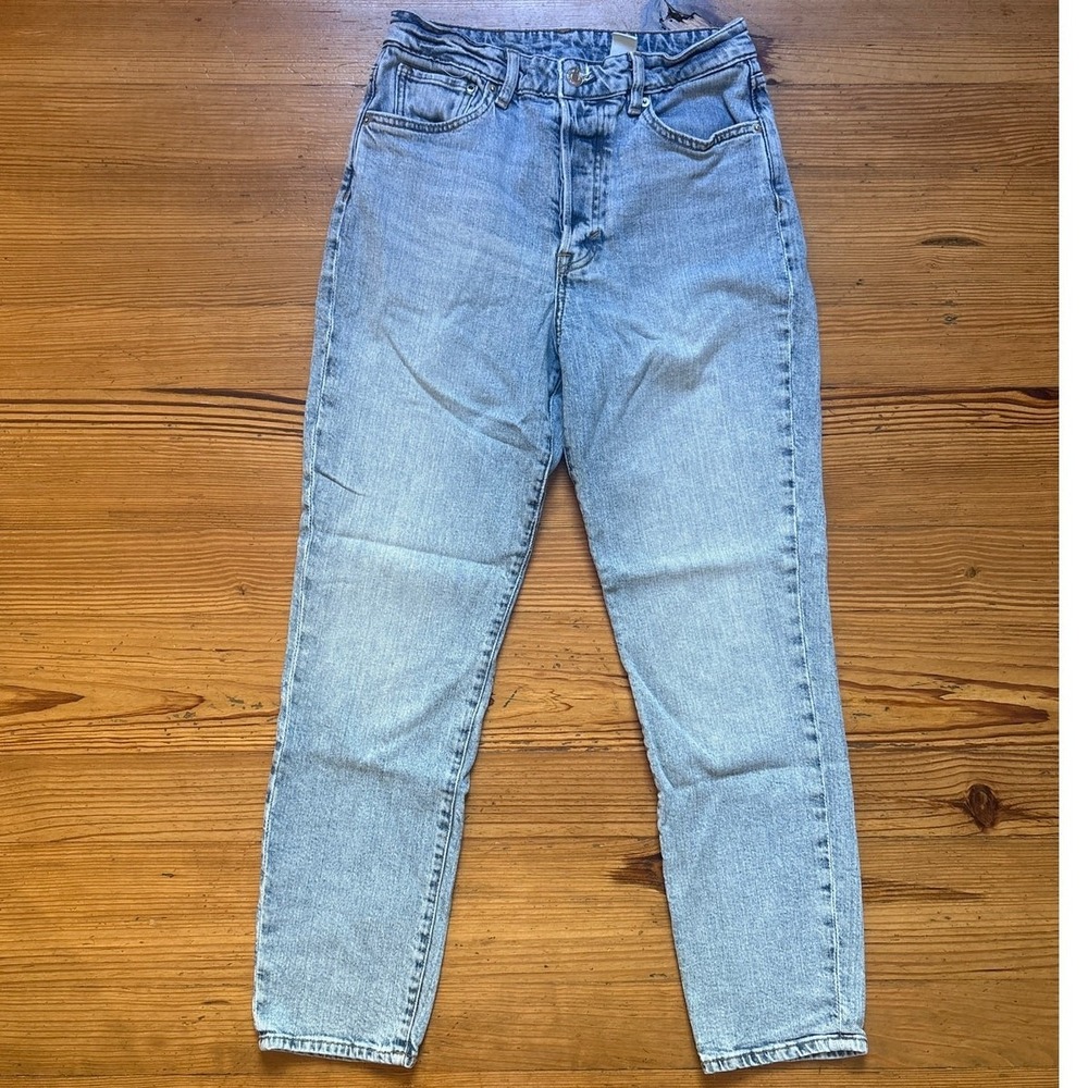 H&M light wash high rise button fly straight leg womens jeans SIZE 8